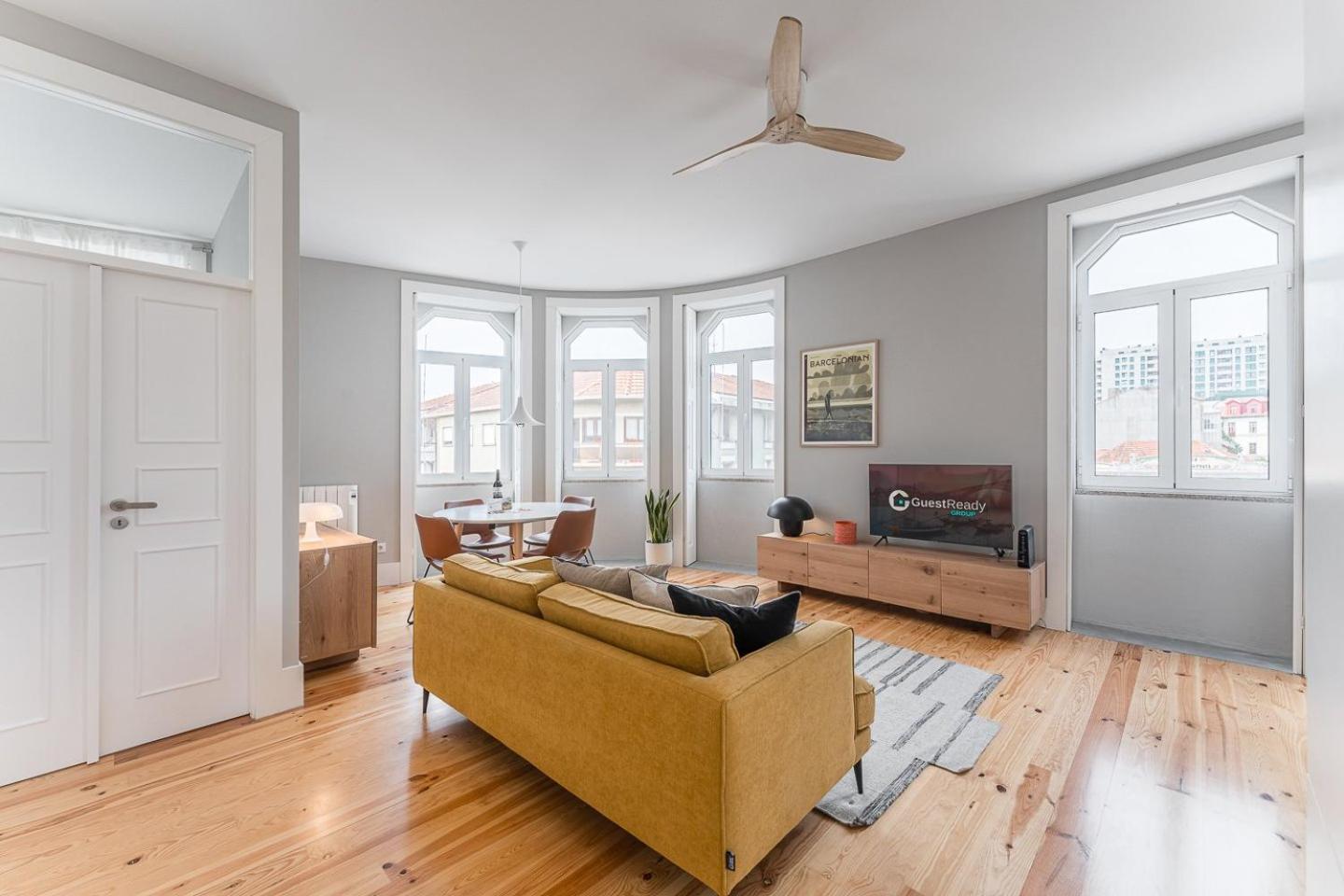 Guestready - Colorful Apt Near Agosto Station Porto Ngoại thất bức ảnh